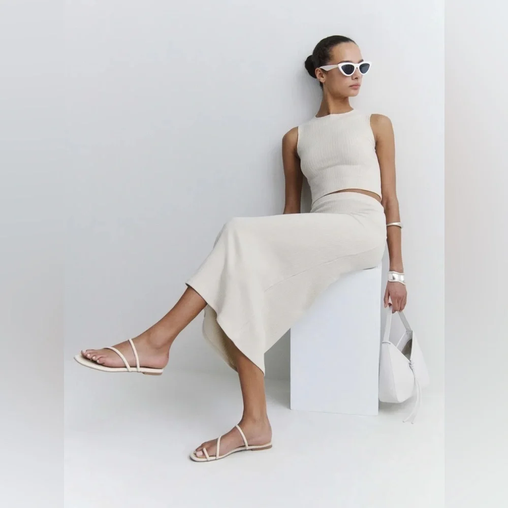 NEW Lemonade White Strappy Flip Flop Sandals w/ Minimalist Gold Accent Toe Ring